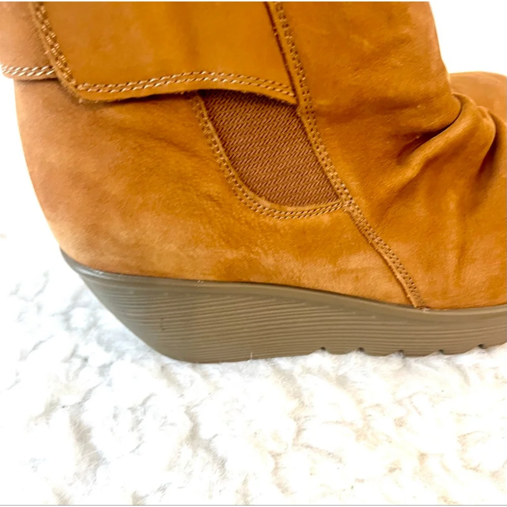 Skechers Suede Parallel Wedge Ankle Boots in Taupe Women Size 10M
